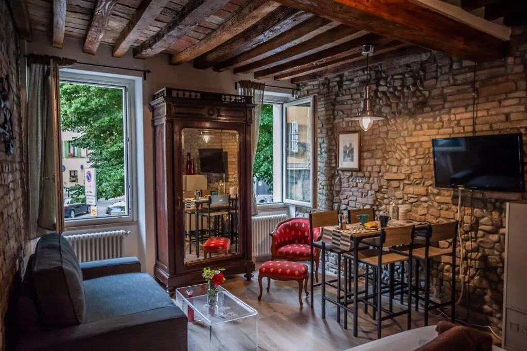 La Finestra Sul Piazzale Apartment Parma Italy